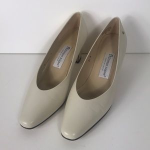 Etienne Aigner off white pumps size 8 1/2 leather